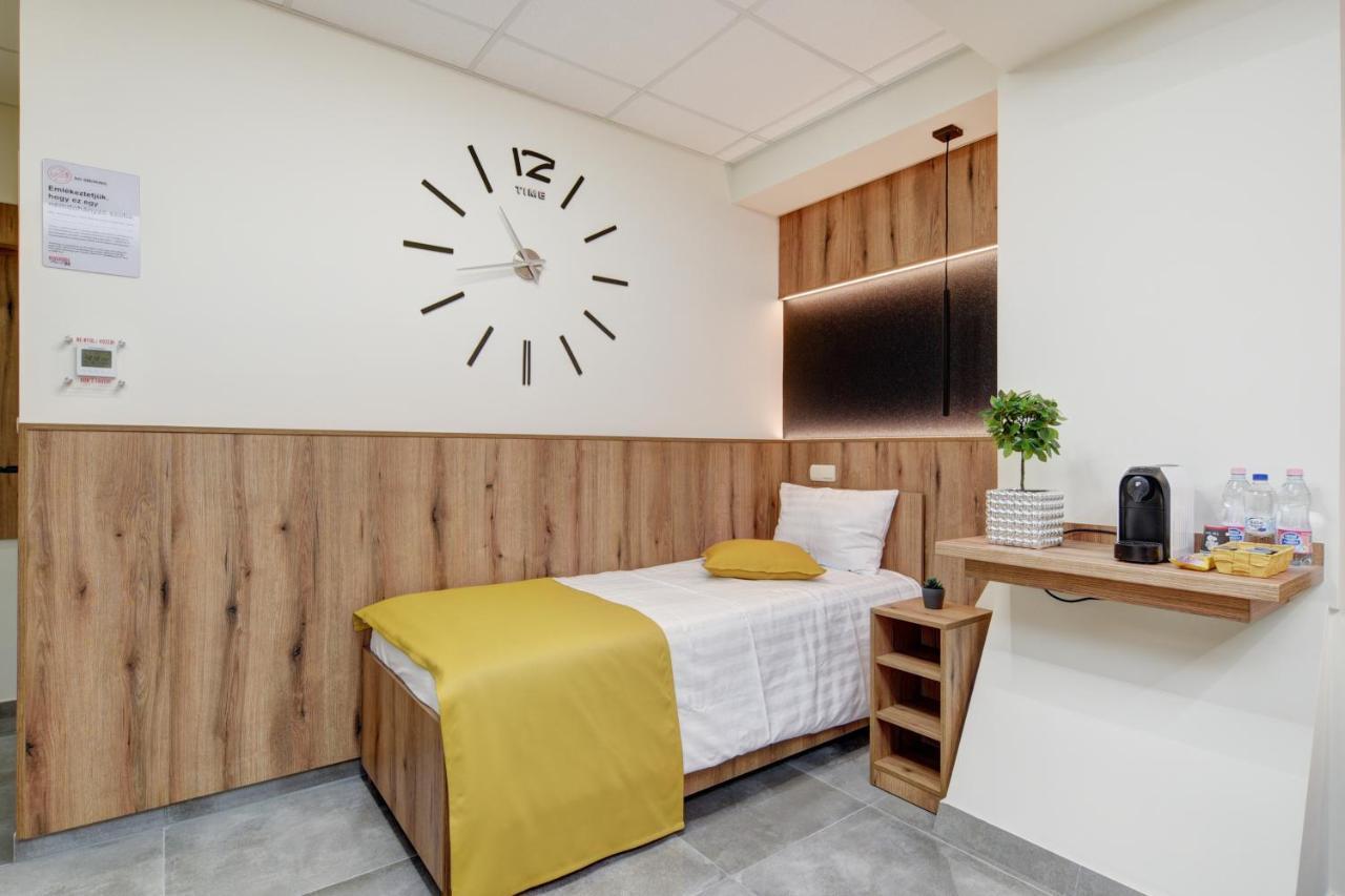 Riverside Inn - Dunaparti Szuteren Gyor Luaran gambar