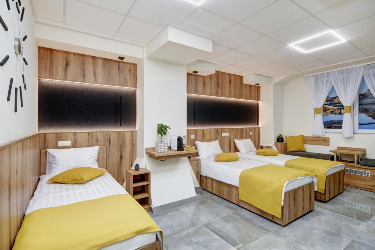 Riverside Inn - Dunaparti Szuteren Gyor Luaran gambar