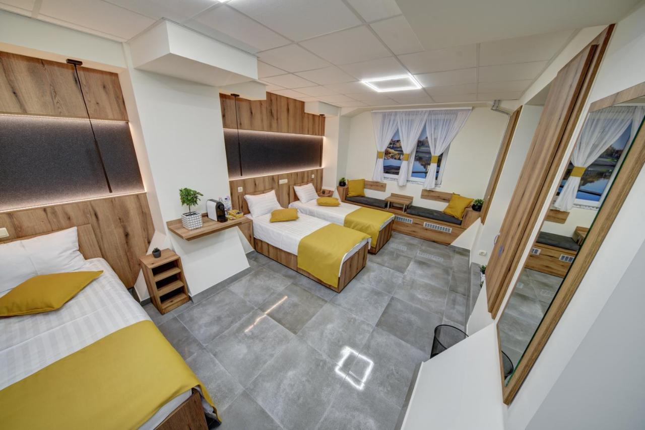 Riverside Inn - Dunaparti Szuteren Gyor Luaran gambar