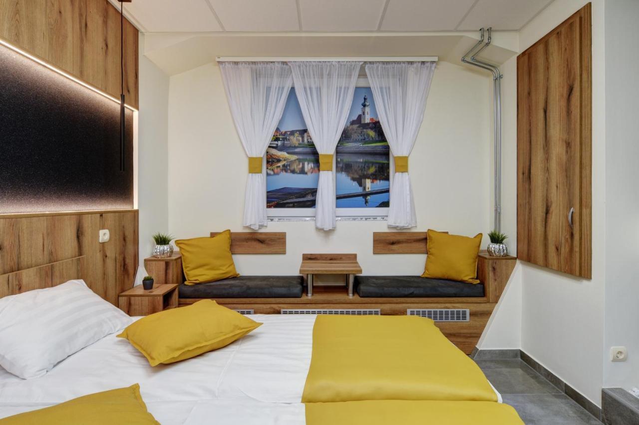 Riverside Inn - Dunaparti Szuteren Gyor Luaran gambar